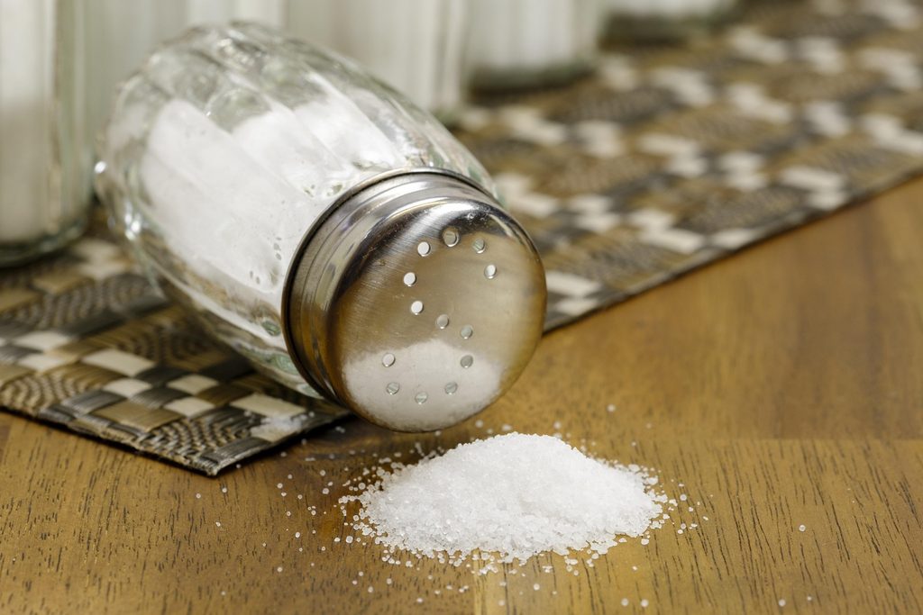 difference between iodized and non iodized salt